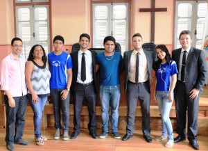 O Vereador Thalles Contão recebeu os estudantes da Escola Alberto Barreiros no plenário da Câmara Municipal