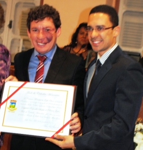 Vereador Thalles Contão entrega o Título de Cidadão Honorário ao deputado federal Reginaldo Lopes 
