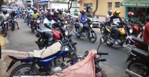 Moto-taxistas clandestinos fazem apelo por legalização