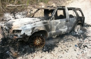 O crime foi realizado por um grupo de 13 pessoas que, entre outros veículos, utilizou uma viatura caracterizada da Polícia Civil, incendiada durante a fuga