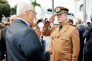 Coronel Pinheiro recebendo a Medalha do coronel Zeder Gonçalves do Patrocínio