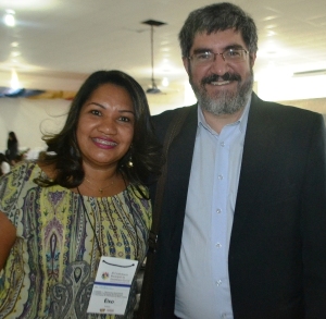O palestrante Jaime Rabelo Adriano, representante da SEDESE, e a presidente do Conselho Municipal de Assistência Social, Verdiana Braz