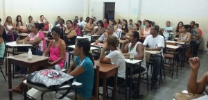 Servidores filiados ao sindicato durante o curso preparatório para as provas do concurso da Prefeitura