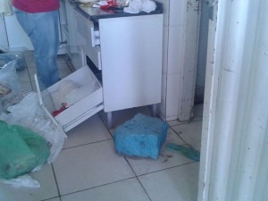 Os suspeitos invadiram a escola e levaram diversos alimentos da merenda das crianças (Foto crédito: Sônia Marinho)