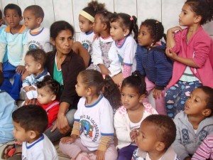 Crianças da Creche Cantinho da Solidariedade 