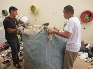 Mais de quatro mil garrafas pets foram recolhidas durante a ação