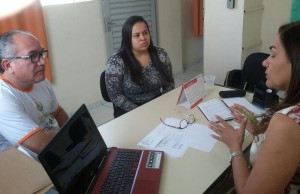 Sindicato dos Servidores durante reunião com a secretária municipal de Educação de Malacacheta, Vilma Pinheiro